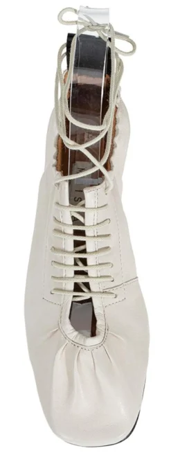 Consuelo cream